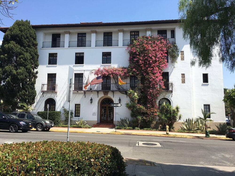 Lesson Planet office building located at 924 Anacapa Street